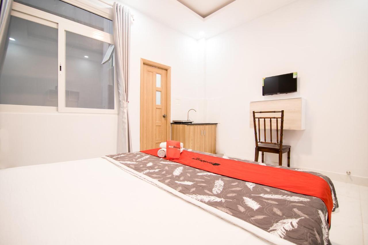 Reddoorz Near Saigon Zoo Hotel Ho Chi Minh City Bagian luar foto