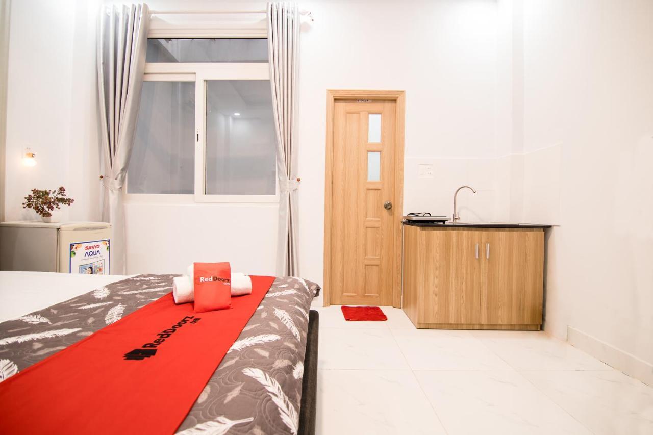 Reddoorz Near Saigon Zoo Hotel Ho Chi Minh City Bagian luar foto